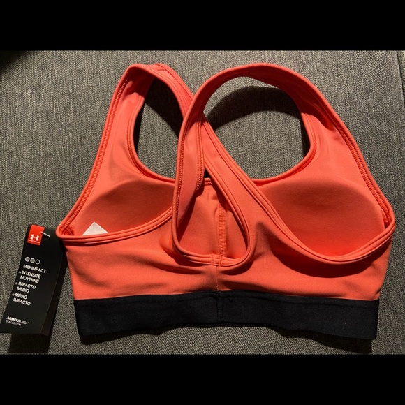 Under Armour sports bra - brand new with tag - Picture 3 of 3